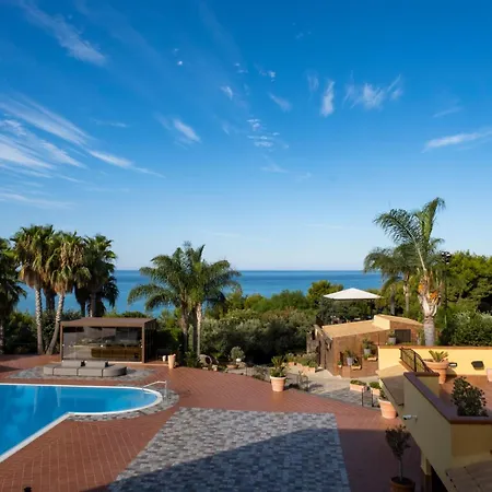Hotel Baia Di Ulisse Wellness & 4*