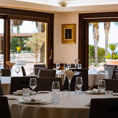 Baia Di Ulisse Wellness & 4* San Leone